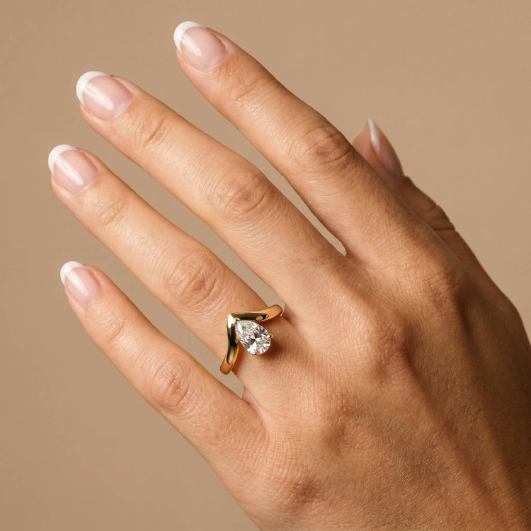 Phoebe丨Pear-Cut Lab-Grown Diamond Chevron Solitaire Engagement Ring - Rings