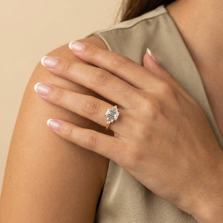 Doris丨Emerald Lab-Grown Diamond Engagement Ring with Baguette & Round Side Stones - Rings
