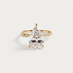 Daphne丨3CT Pear Lab Diamond Engagement Ring–Twisted 14K Gold Band