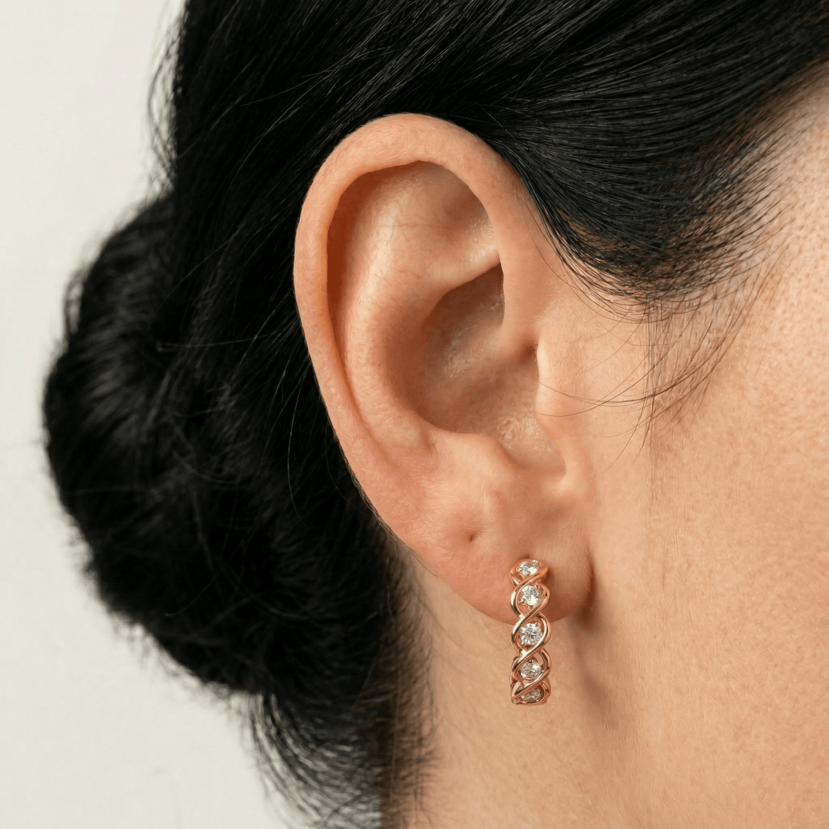 Round Lab - Grown Diamond Twisted Openwork Huggie Hoop Earrings in Sterling Silver - Earrings