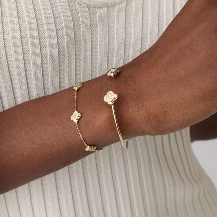 Lab Grown Diamond Bangle Bracelet With Clover Design - Bracelets