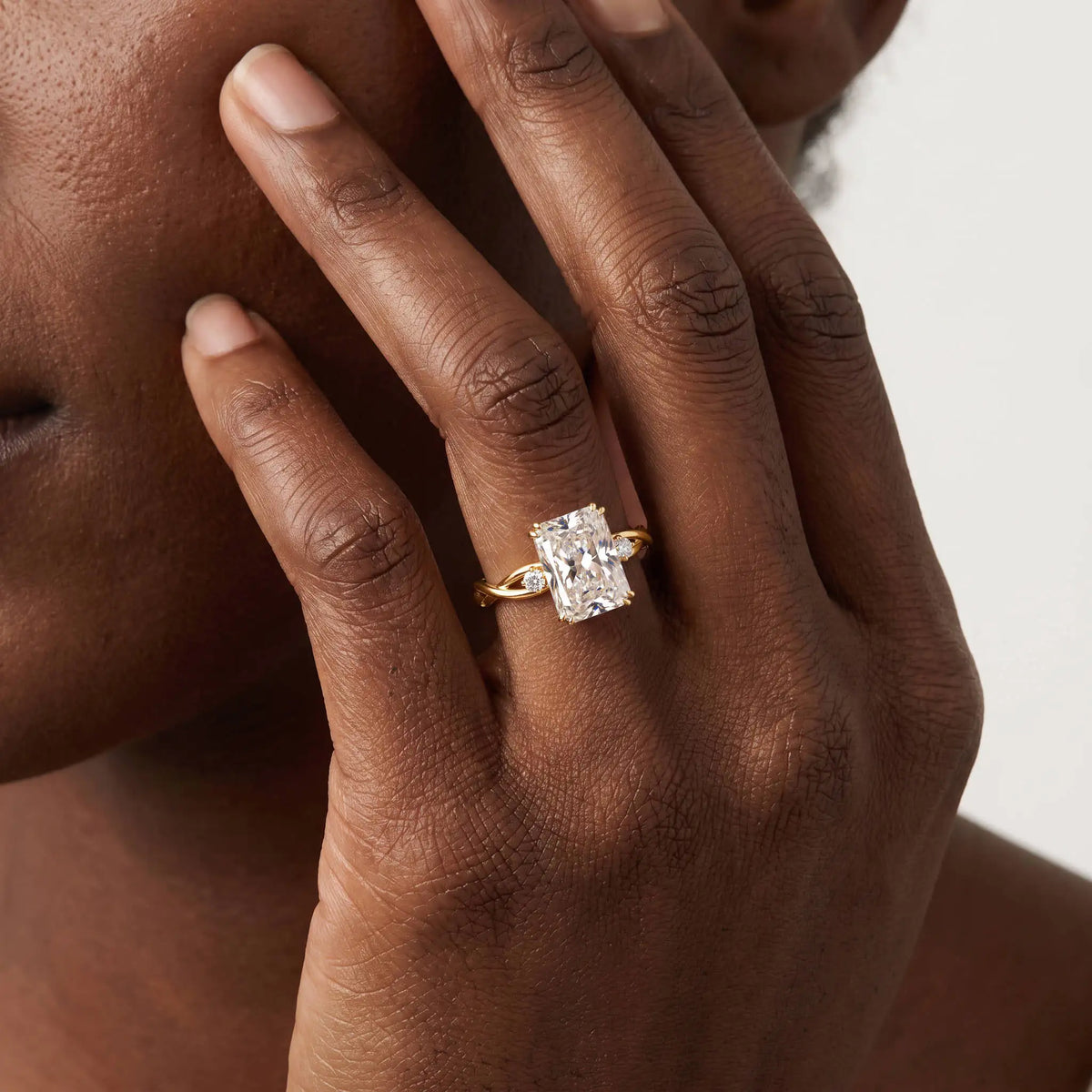 Amira丨3CT Radiant Cut Lab Diamond Twisted Three Stones Engagement Ring - Rings