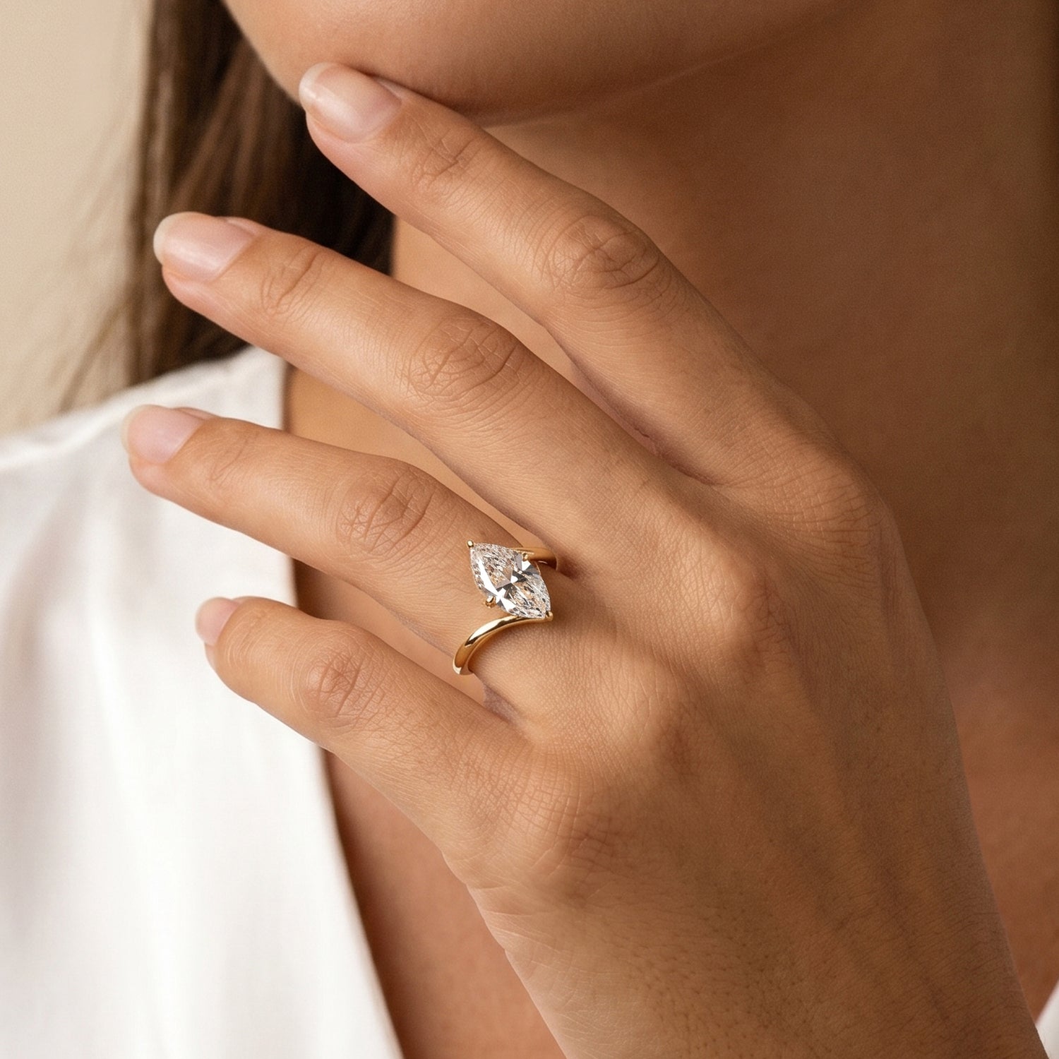 Élodie丨Marquise Solitaire Lab Diamond Twisted Band Engagement Ring