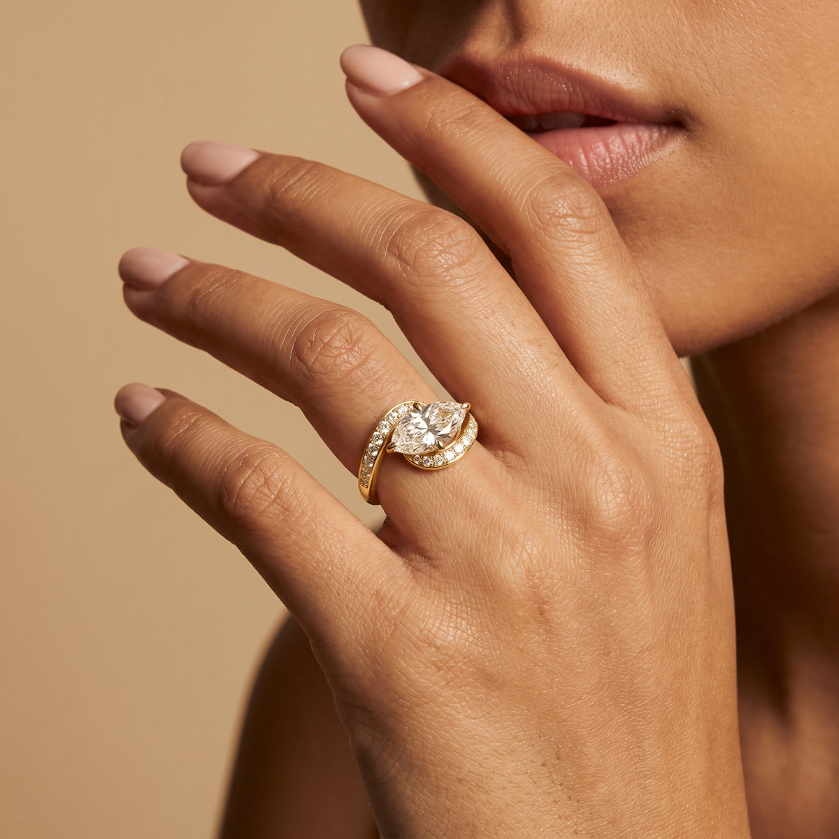 Carole丨Marquise Cut Lab Diamond Curved Pavé Halo Engagement Ring
