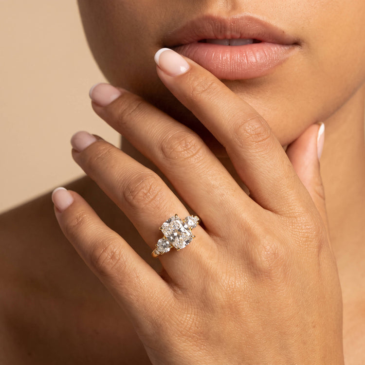 Sienna丨Elongated Cushion Lab Diamond Cathedral Three-Stone Engagement Ring
