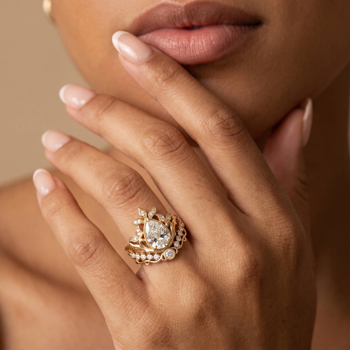 Annette丨Pear Cut Floral Crown Lab-Grown Diamond Engagement Ring Set - Rings