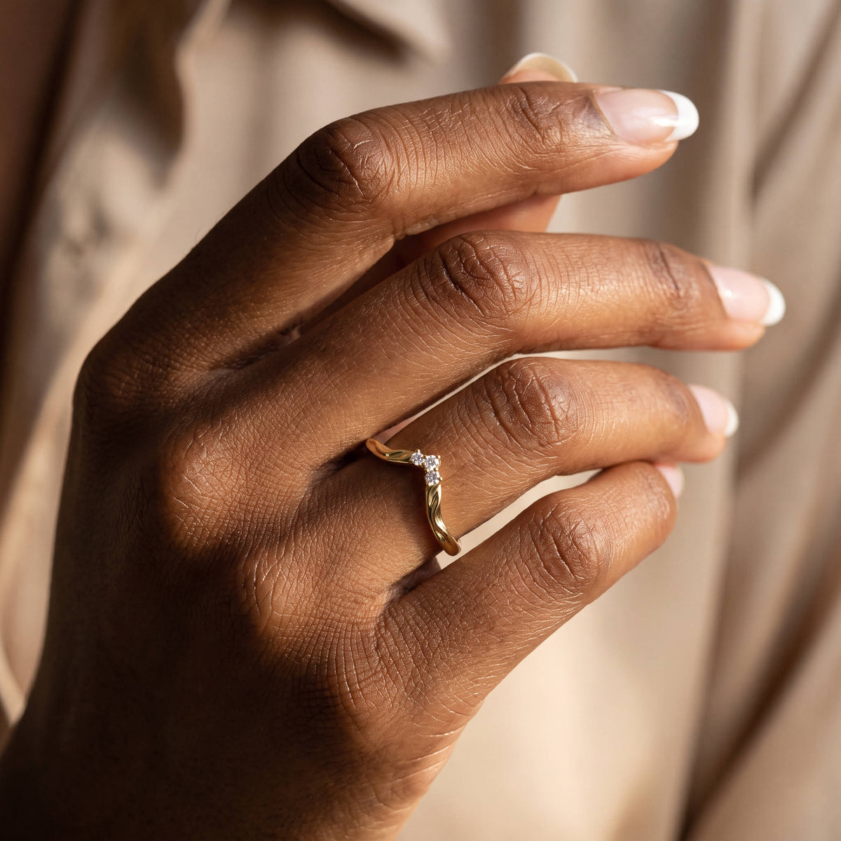 Althea丨Sculpted Vine V-Contour Three-Stone Lab Diamond Wedding Band - Rings