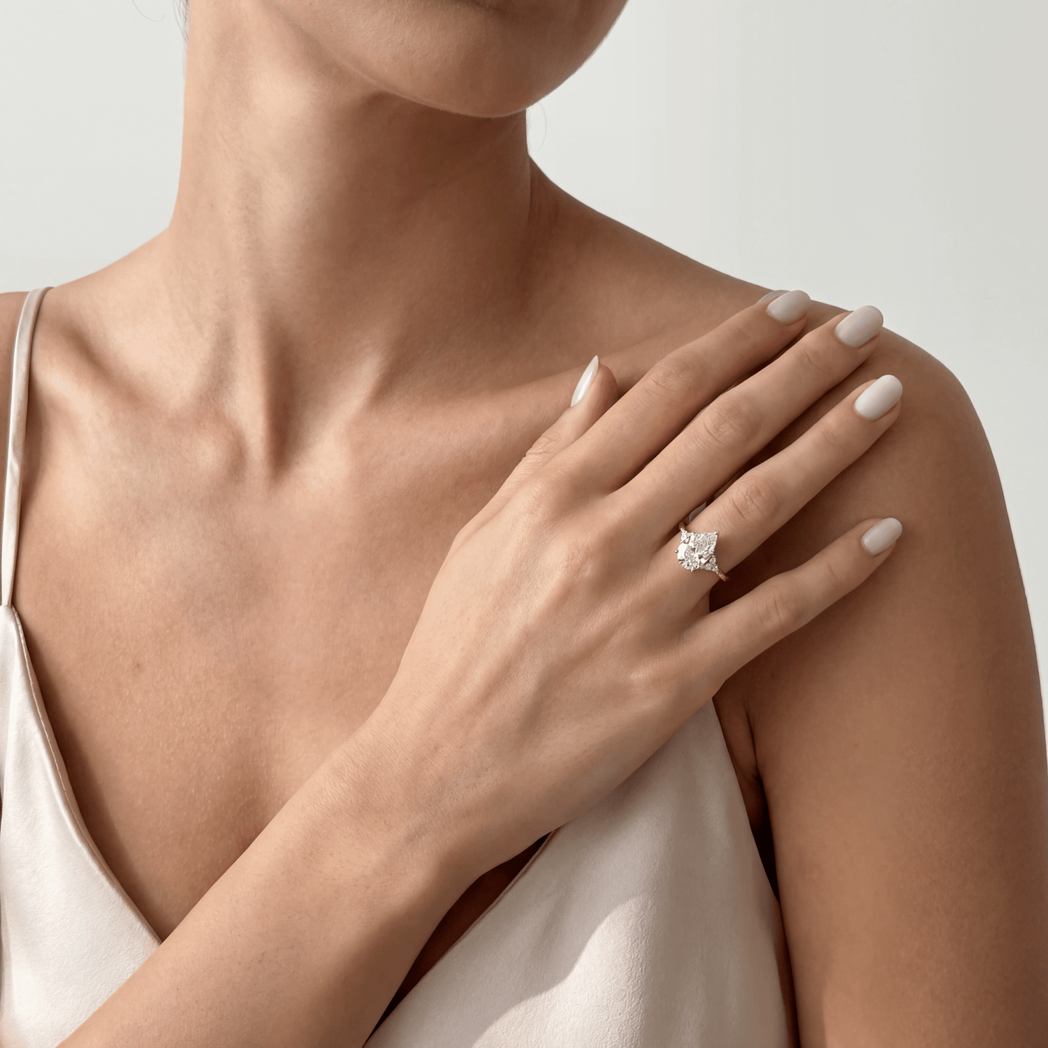 Juliette丨2CT Pear Cut Lab Grown Diamond Cluster Ring with Round Accents in 14K Gold/Platinum - Rings