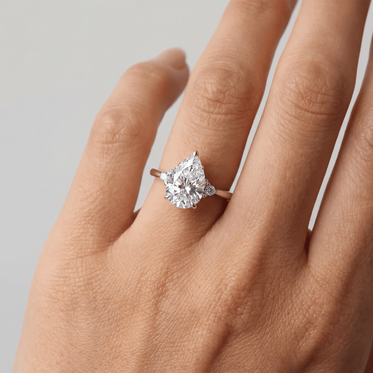 Juliette丨3CT Pear Cut Lab Grown Diamond Cluster Ring with Round Accents in 14K Gold/Platinum - Rings