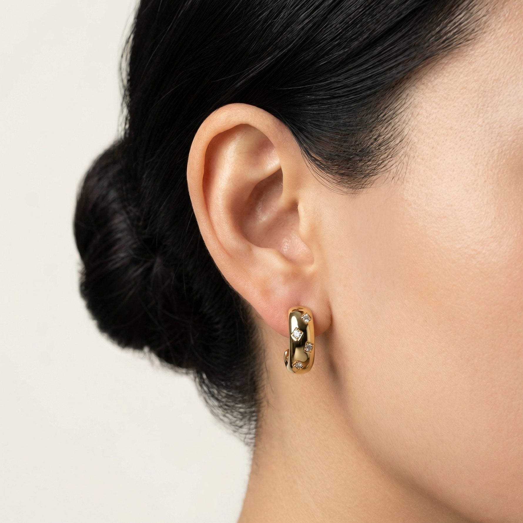 Scattered Lab - Grown Diamond Huggie Hoop Earrings in Sterling Silver - Earrings