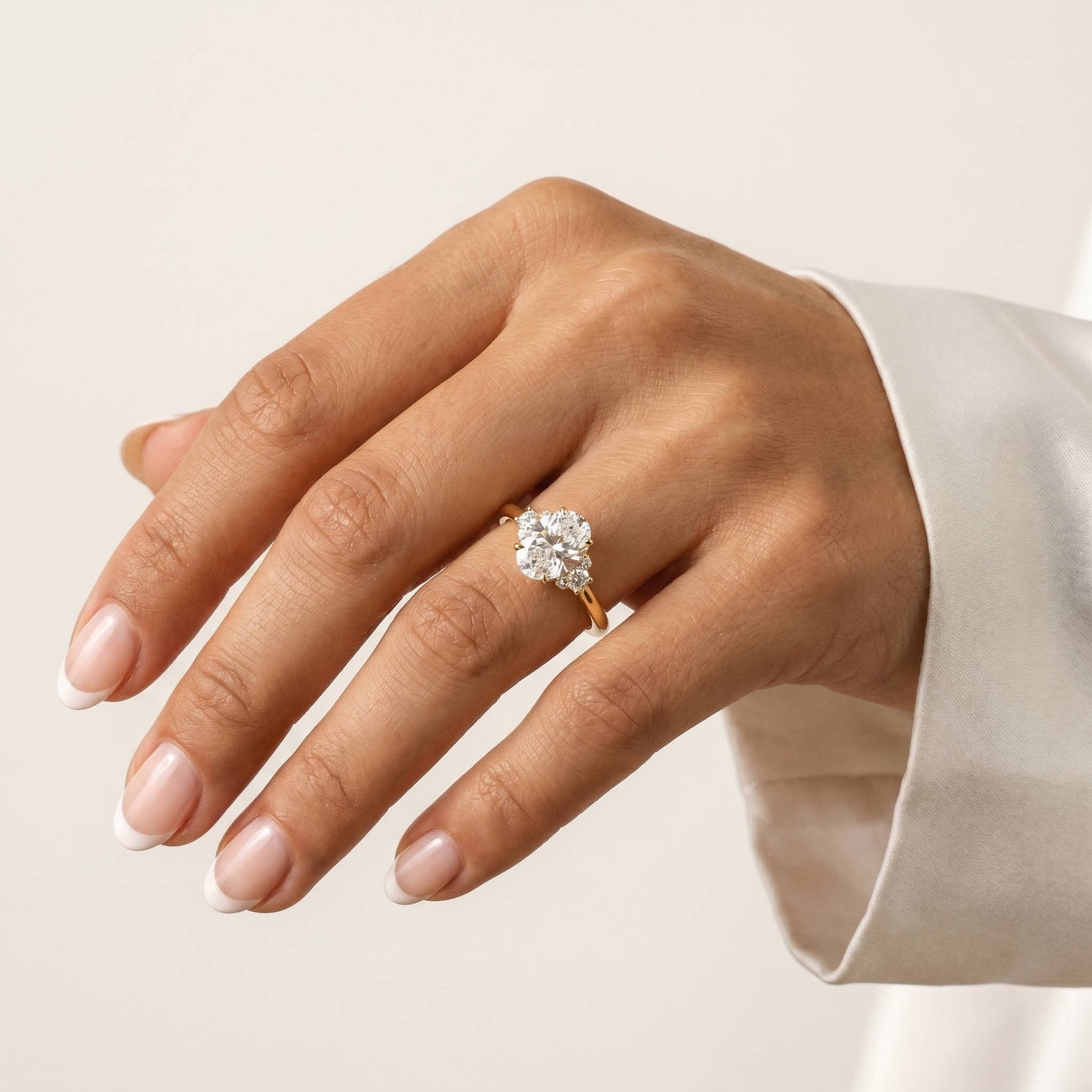 Mila丨Oval Lab Diamond Engagement Ring with Cluster Side Stones