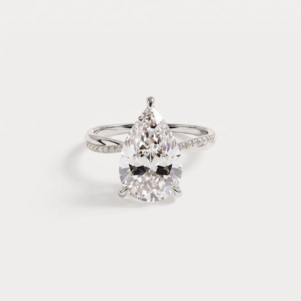 Daphne丨3CT Pear Lab Diamond Engagement Ring–Twisted 14K Gold Band